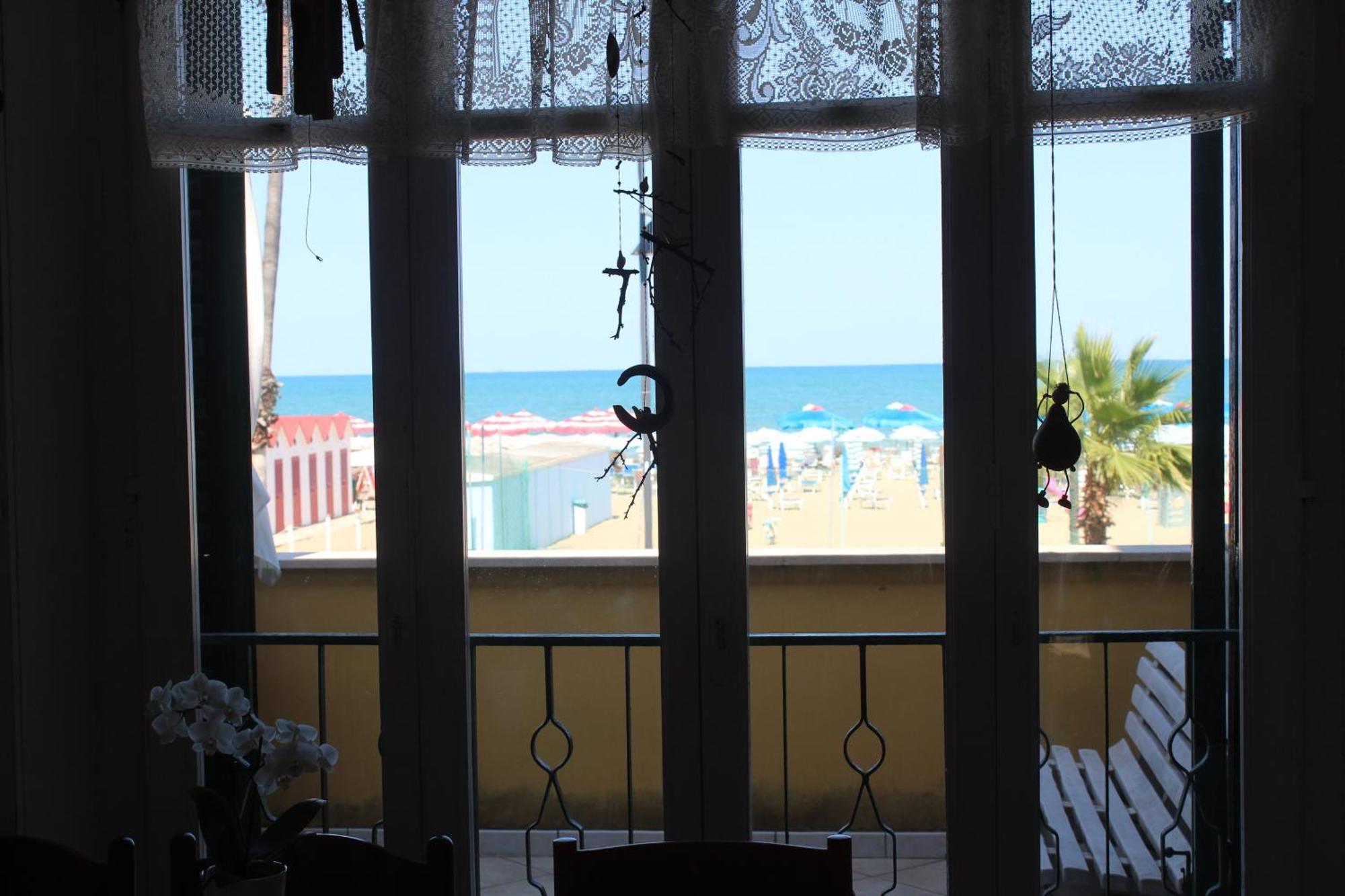 Appartamento Ampio Terrazzo Sul Mare